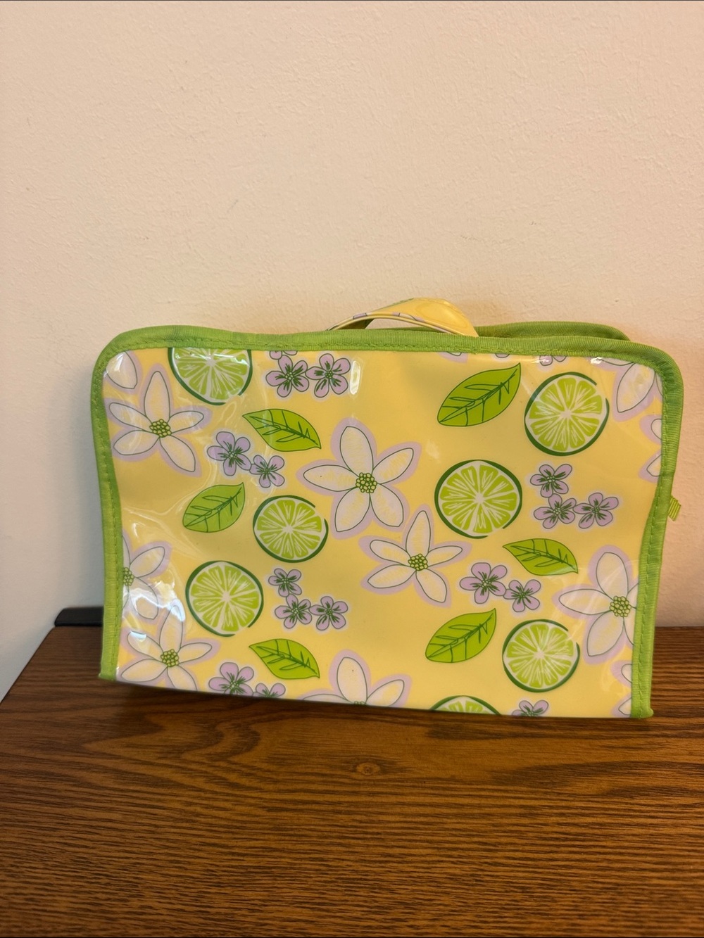 VTG 2006 Avon Naturals Lime Blossom Cosmetic Pouch Bag NWOT